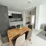 Appartamento 3 Zw 95 M2 Neubau Kostenlos Parkplatz Im Hof Kitzingen