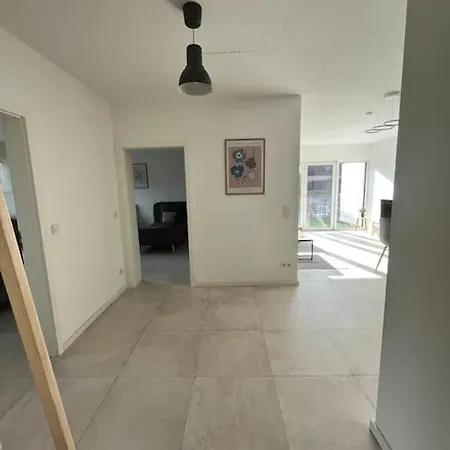 3 Zw 95 M2 Neubau Kostenlos Parkplatz Im Hof Apartment