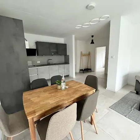 Appartamento 3 Zw 95 M2 Neubau Kostenlos Parkplatz Im Hof Kitzingen