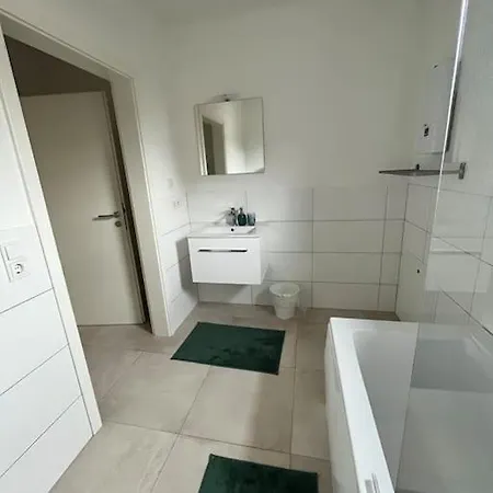 Apartment 3 Zw 95 M2 Neubau Kostenlos Parkplatz Im Hof *