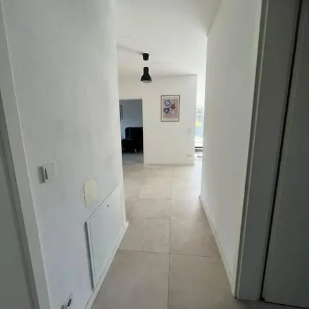 3 Zw 95 M2 Neubau Kostenlos Parkplatz Im Hof Apartment Kitzingen